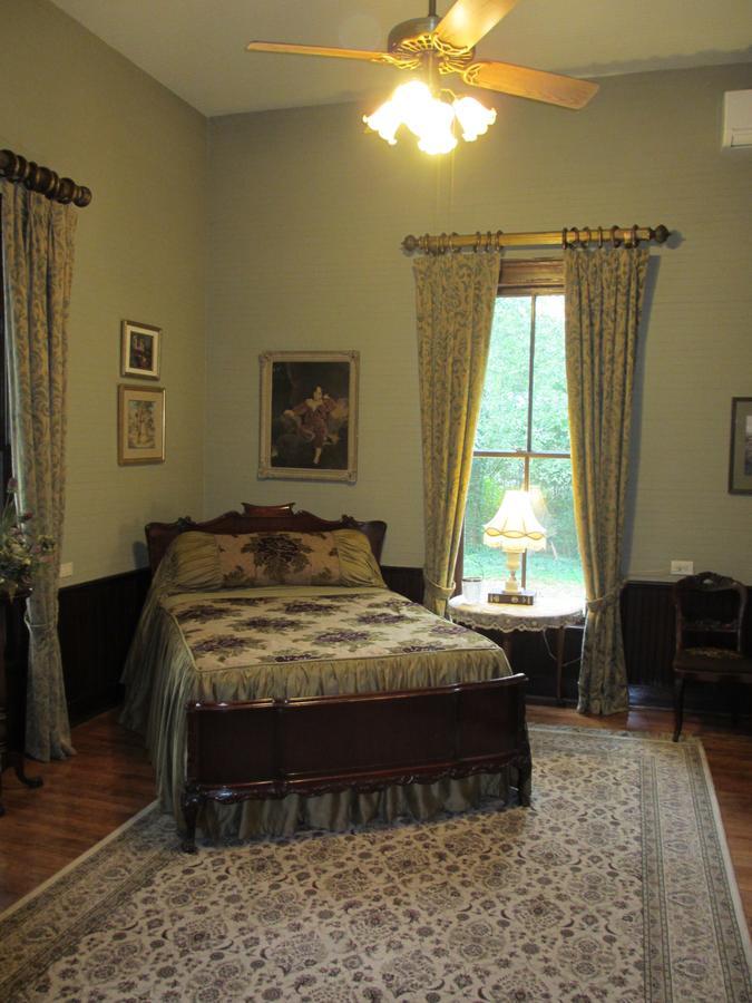 Adair Manor Bed & Breakfast Adairsville Exteriör bild