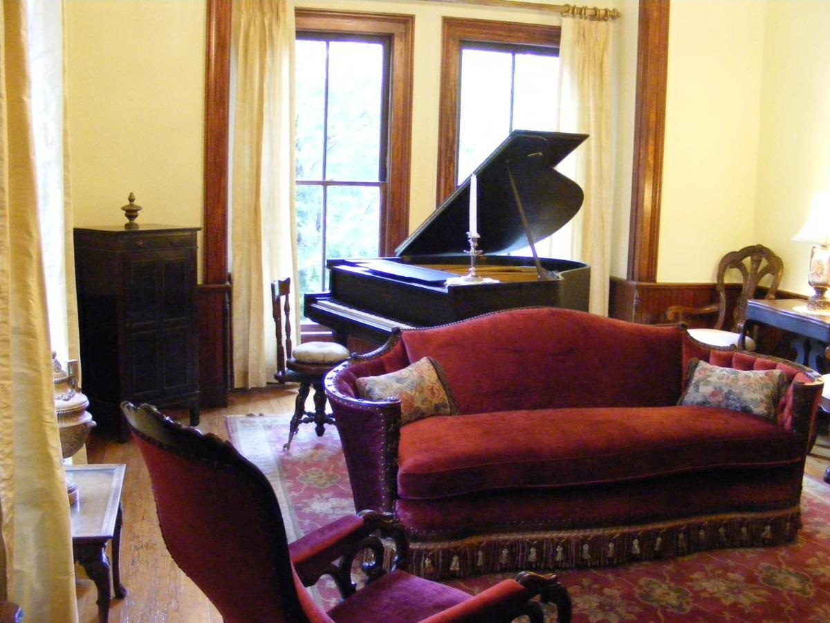 Adair Manor Bed & Breakfast Adairsville Exteriör bild